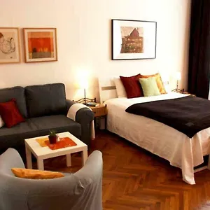 Cosy Close To Apartment Wien